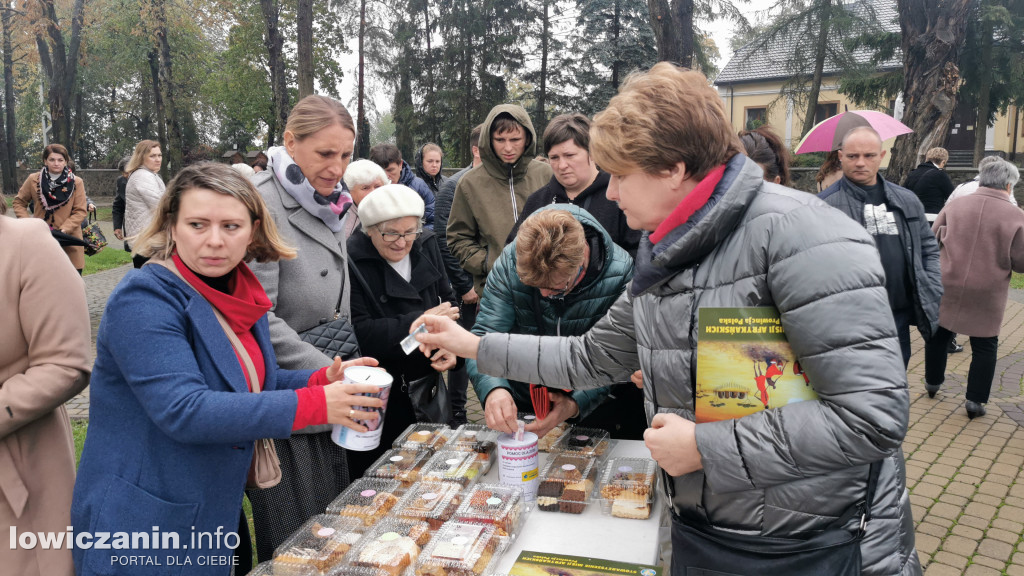 Domaniewice. Kiermasz ciast dla Zosi