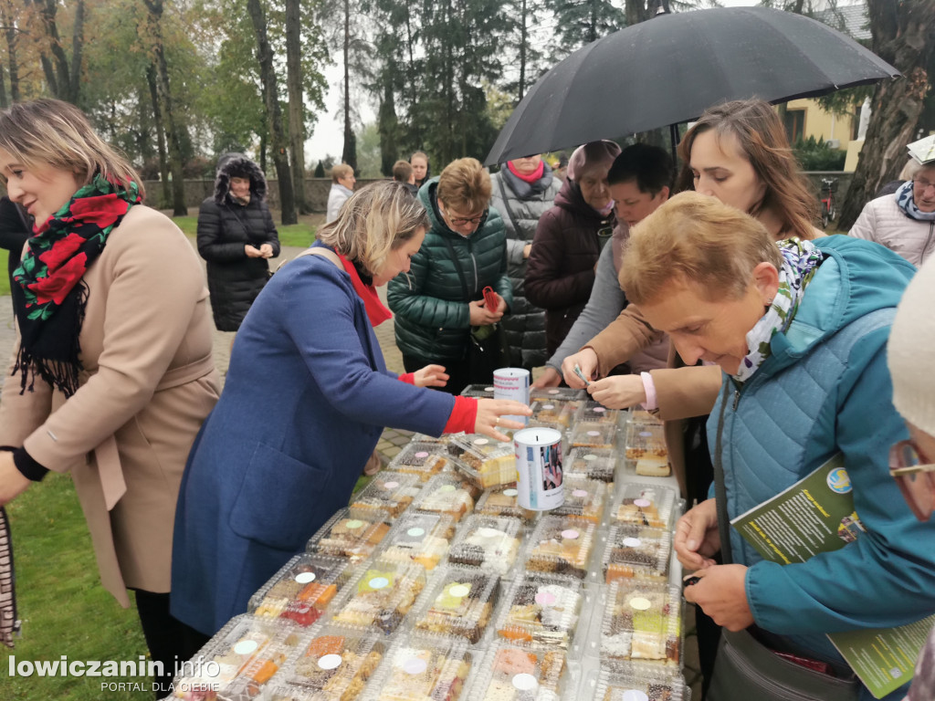 Domaniewice. Kiermasz ciast dla Zosi