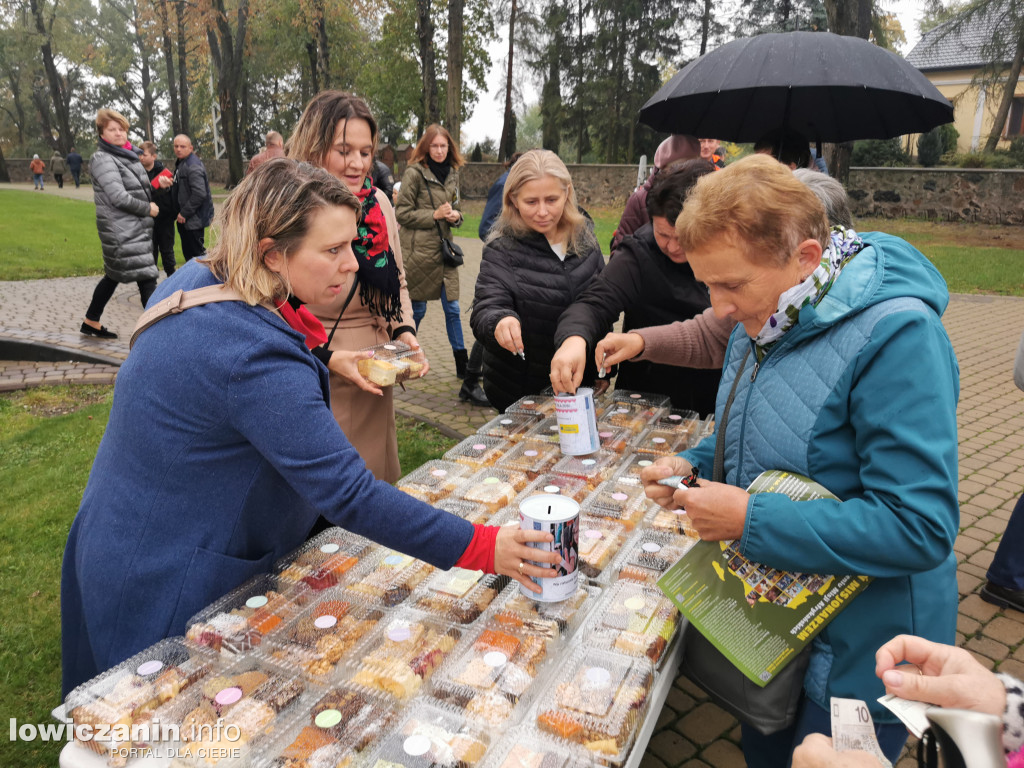 Domaniewice. Kiermasz ciast dla Zosi