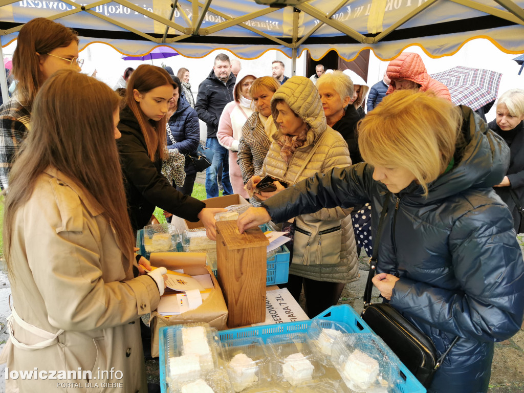 Papieskie kremówki pod kościołem pijarskim