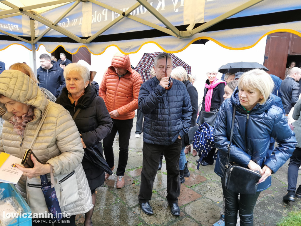 Papieskie kremówki pod kościołem pijarskim