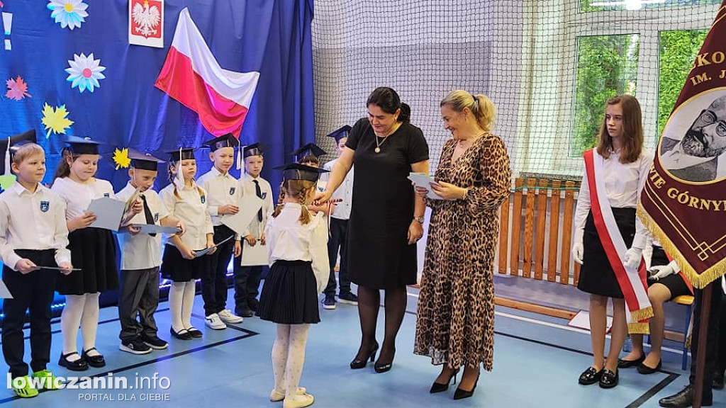 Pasowanie pierwszaków w SP w Bąkowie Górnym