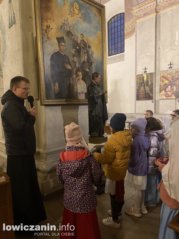 Bal Wszystkich Świętych w Szkole Pijarskiej  - pełen tańców, zabaw i pięknych strojów