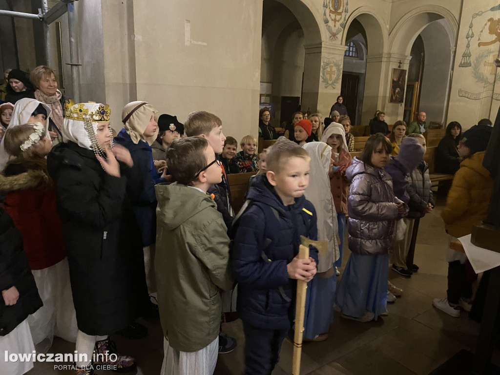Bal Wszystkich Świętych w Szkole Pijarskiej  - pełen tańców, zabaw i pięknych strojów