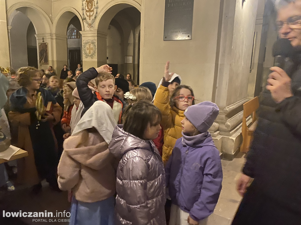 Bal Wszystkich Świętych w Szkole Pijarskiej  - pełen tańców, zabaw i pięknych strojów
