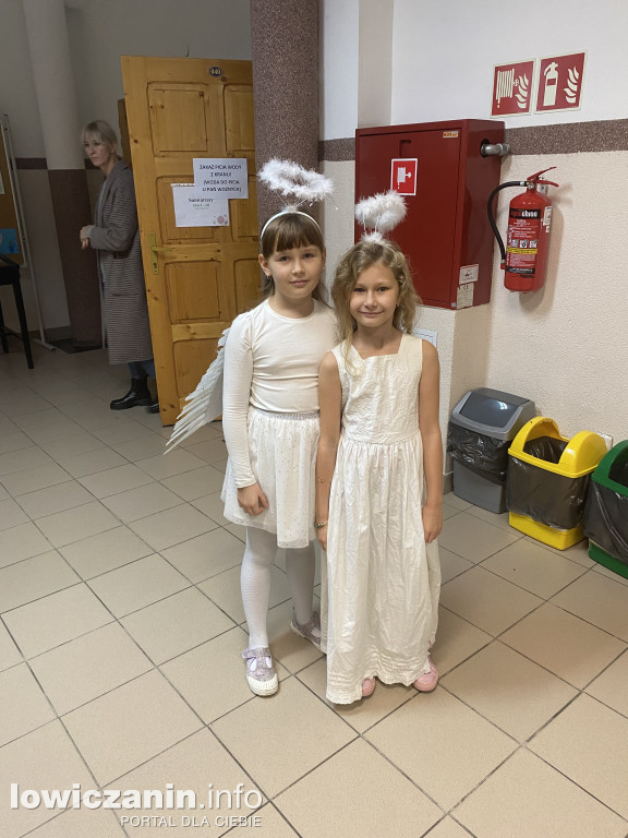 Bal Wszystkich Świętych w Szkole Pijarskiej  - pełen tańców, zabaw i pięknych strojów