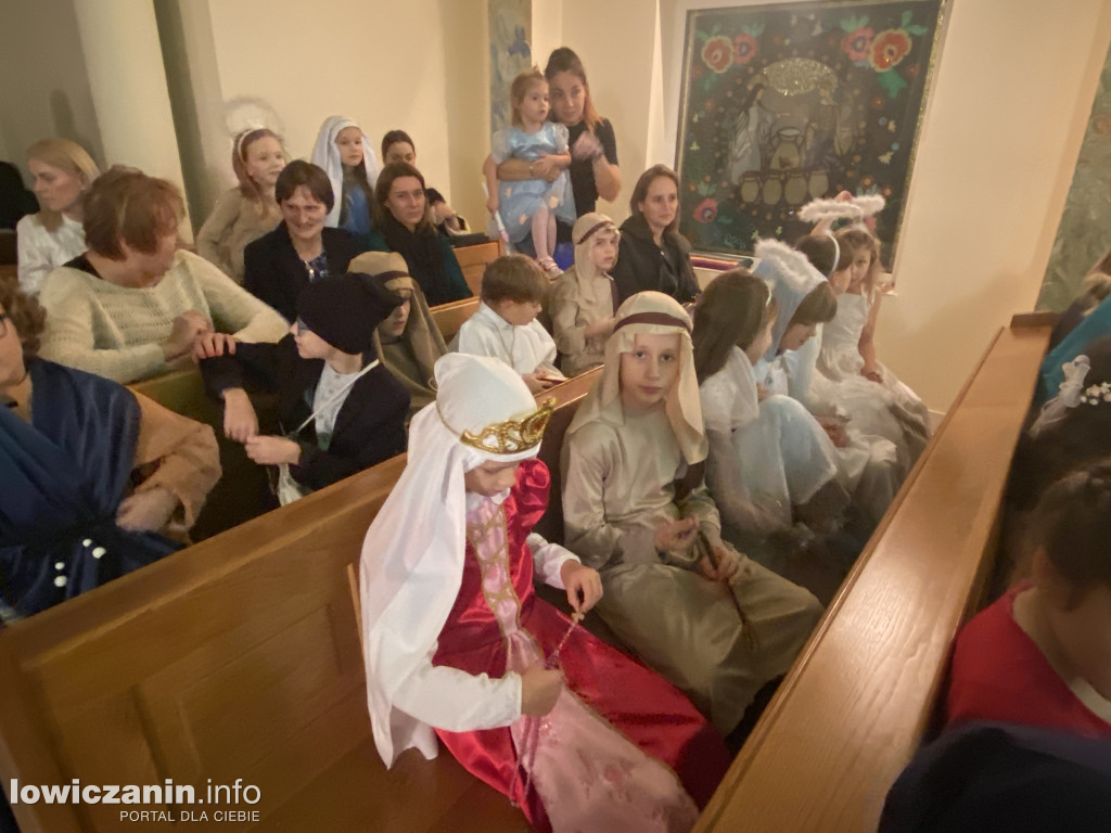 Bal Wszystkich Świętych w Szkole Pijarskiej  - pełen tańców, zabaw i pięknych strojów