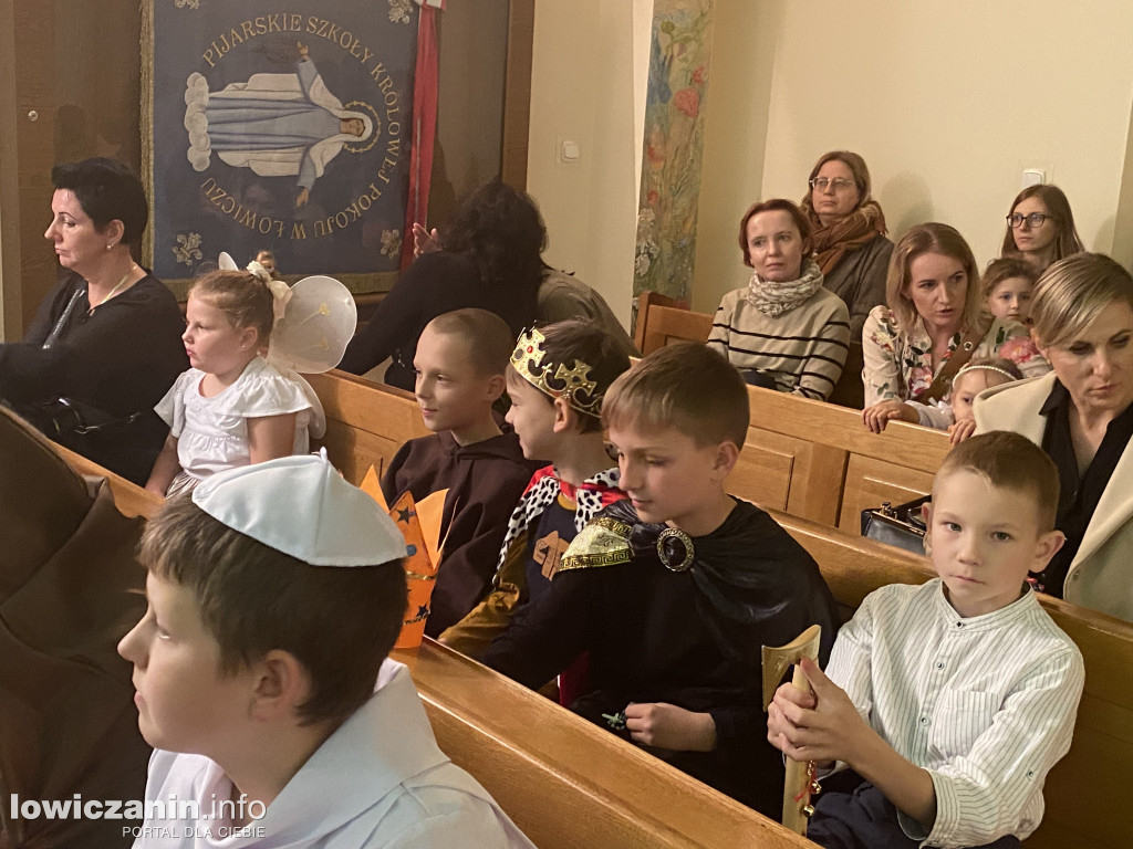 Bal Wszystkich Świętych w Szkole Pijarskiej  - pełen tańców, zabaw i pięknych strojów