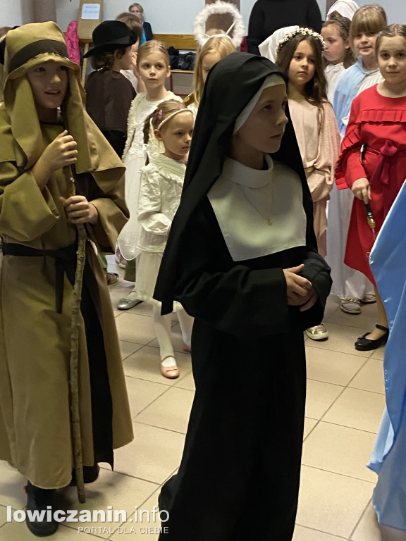 Bal Wszystkich Świętych w Szkole Pijarskiej  - pełen tańców, zabaw i pięknych strojów
