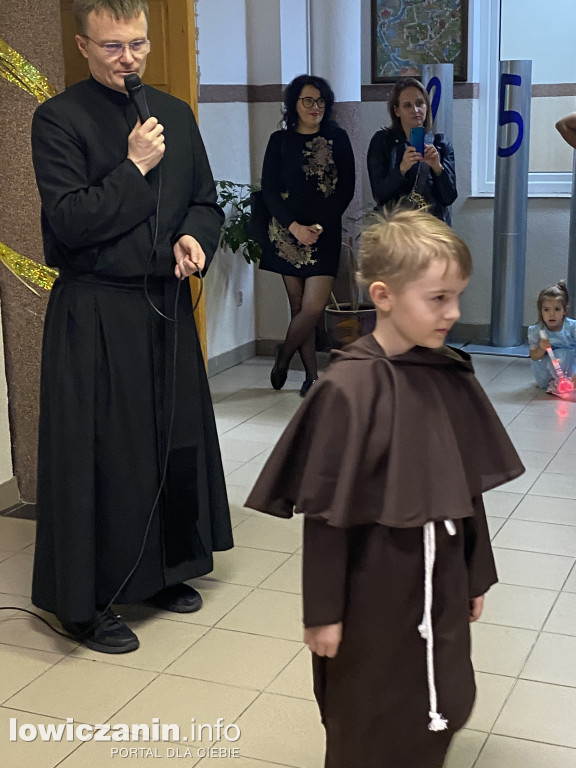 Bal Wszystkich Świętych w Szkole Pijarskiej  - pełen tańców, zabaw i pięknych strojów