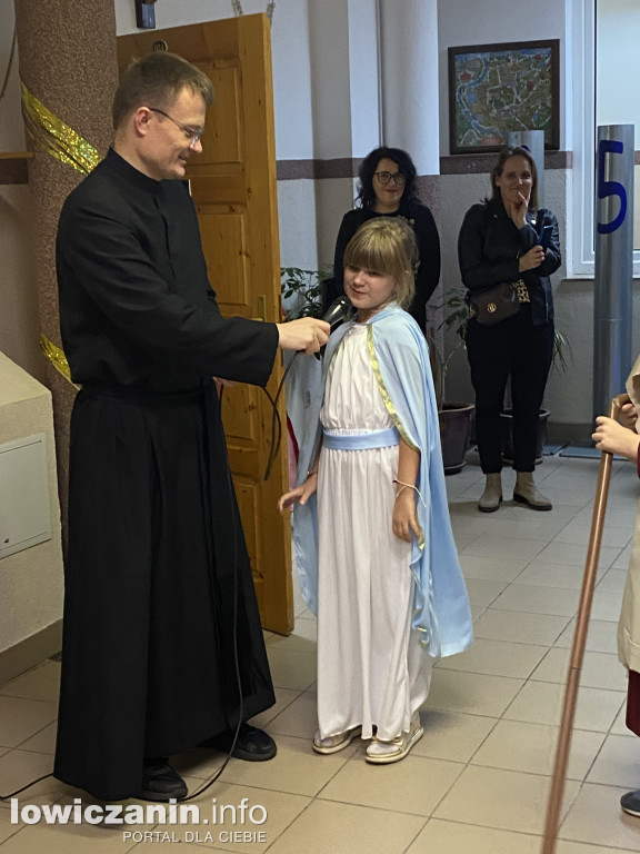 Bal Wszystkich Świętych w Szkole Pijarskiej  - pełen tańców, zabaw i pięknych strojów