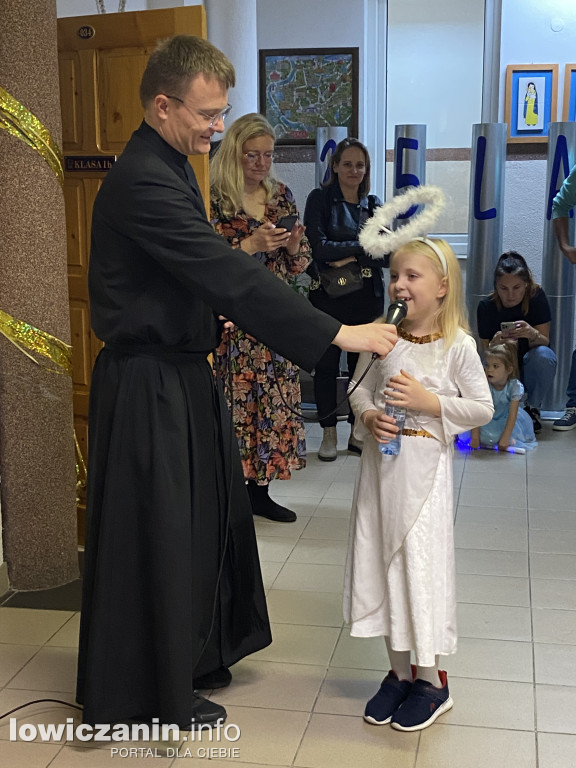 Bal Wszystkich Świętych w Szkole Pijarskiej  - pełen tańców, zabaw i pięknych strojów