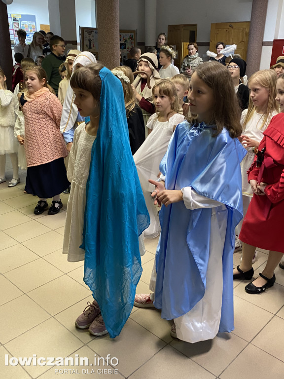 Bal Wszystkich Świętych w Szkole Pijarskiej  - pełen tańców, zabaw i pięknych strojów