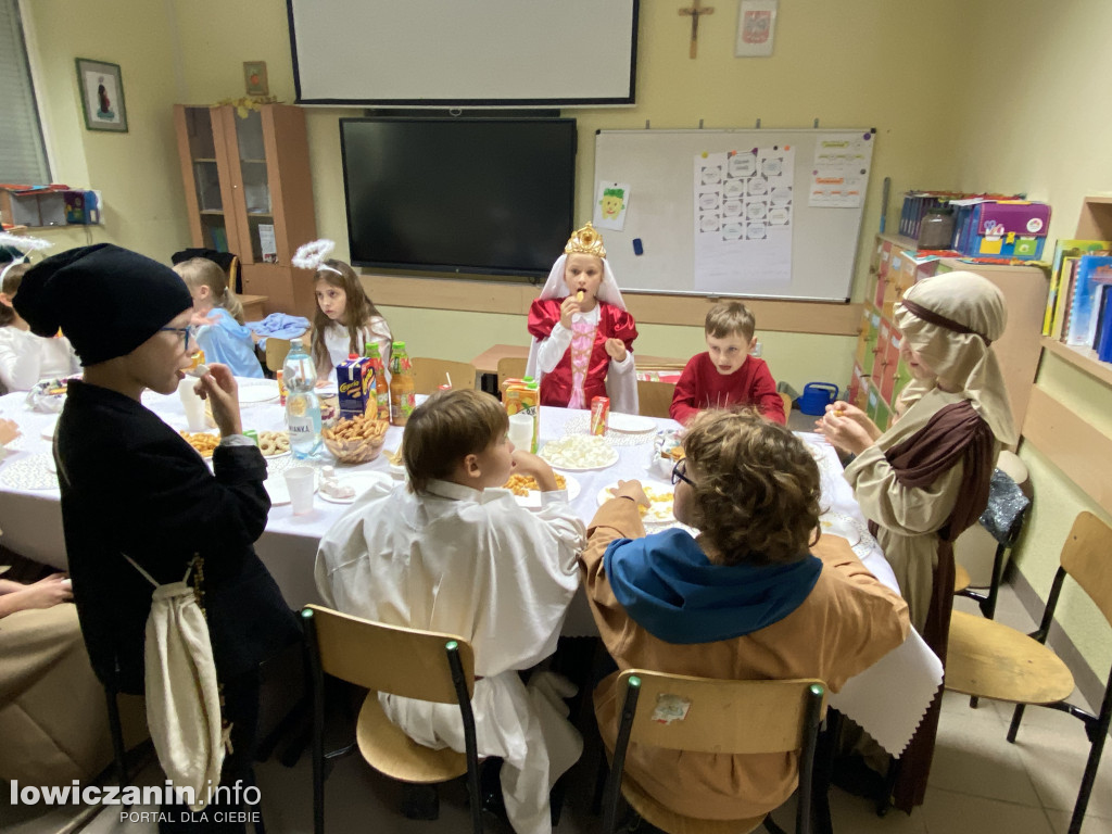 Bal Wszystkich Świętych w Szkole Pijarskiej  - pełen tańców, zabaw i pięknych strojów