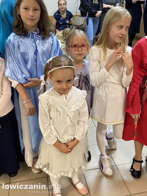 Bal Wszystkich Świętych w Szkole Pijarskiej  - pełen tańców, zabaw i pięknych strojów