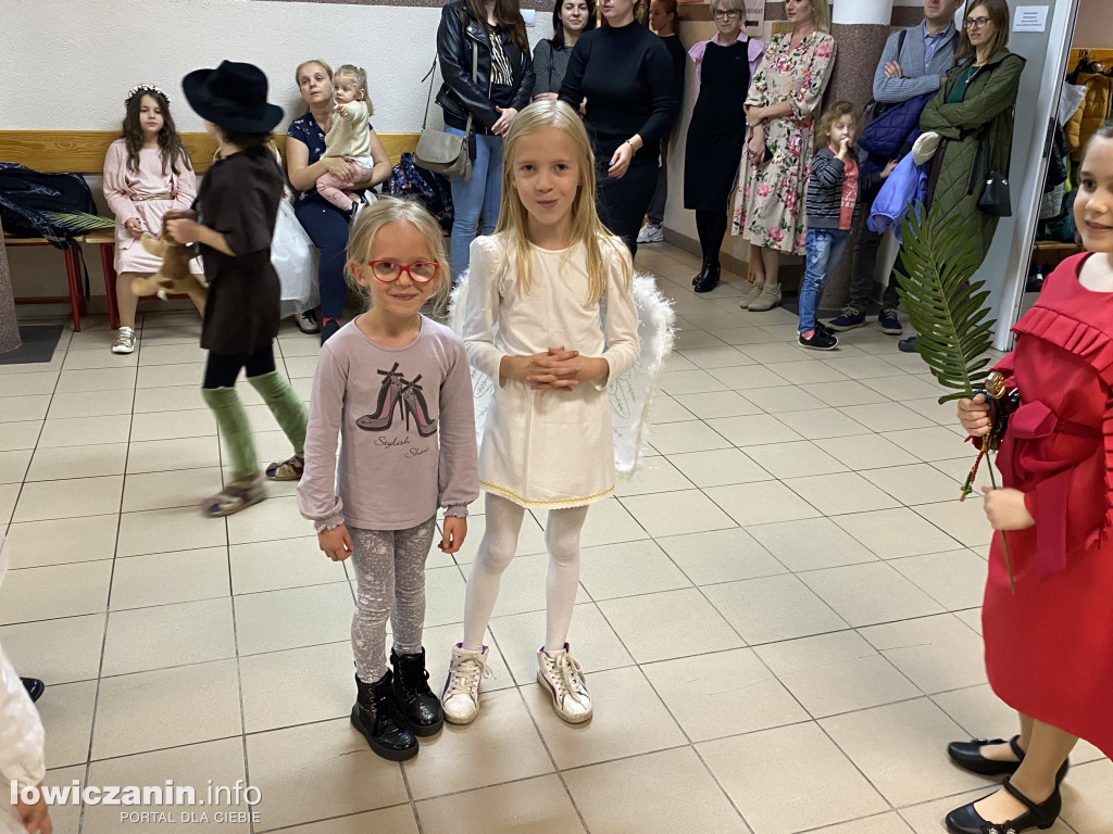 Bal Wszystkich Świętych w Szkole Pijarskiej  - pełen tańców, zabaw i pięknych strojów