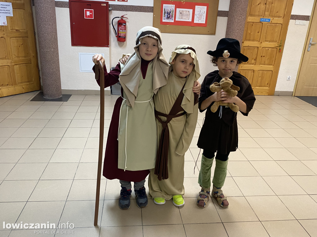 Bal Wszystkich Świętych w Szkole Pijarskiej  - pełen tańców, zabaw i pięknych strojów