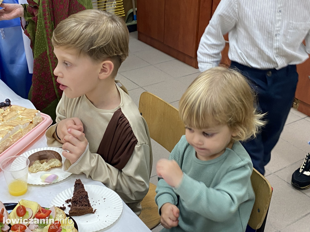 Bal Wszystkich Świętych w Szkole Pijarskiej  - pełen tańców, zabaw i pięknych strojów