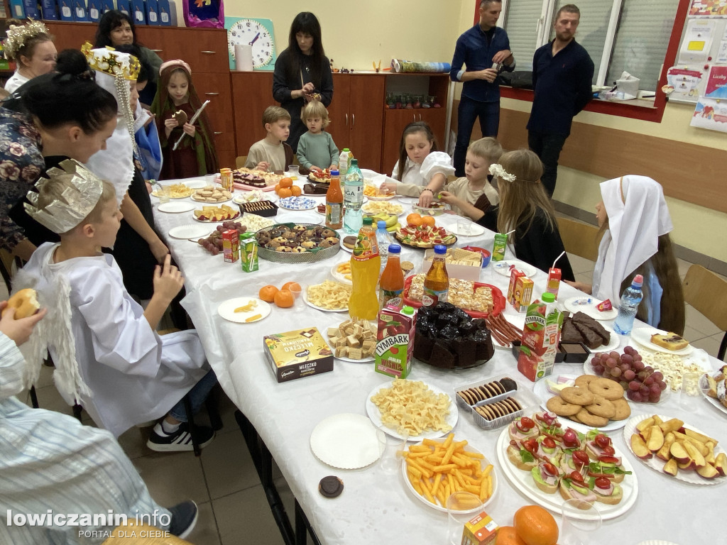 Bal Wszystkich Świętych w Szkole Pijarskiej  - pełen tańców, zabaw i pięknych strojów