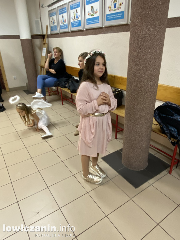 Bal Wszystkich Świętych w Szkole Pijarskiej  - pełen tańców, zabaw i pięknych strojów
