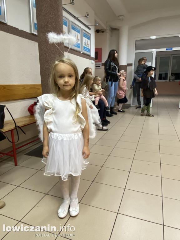 Bal Wszystkich Świętych w Szkole Pijarskiej  - pełen tańców, zabaw i pięknych strojów