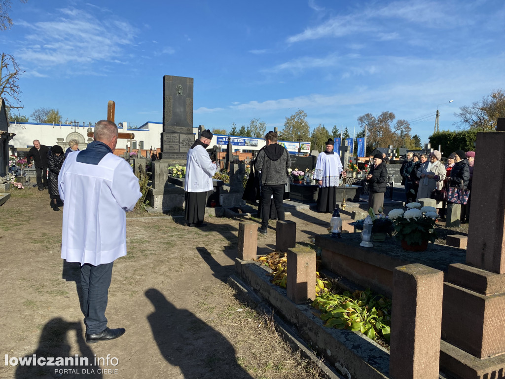 Dzień Zaduszny na łowickich cmentarzach