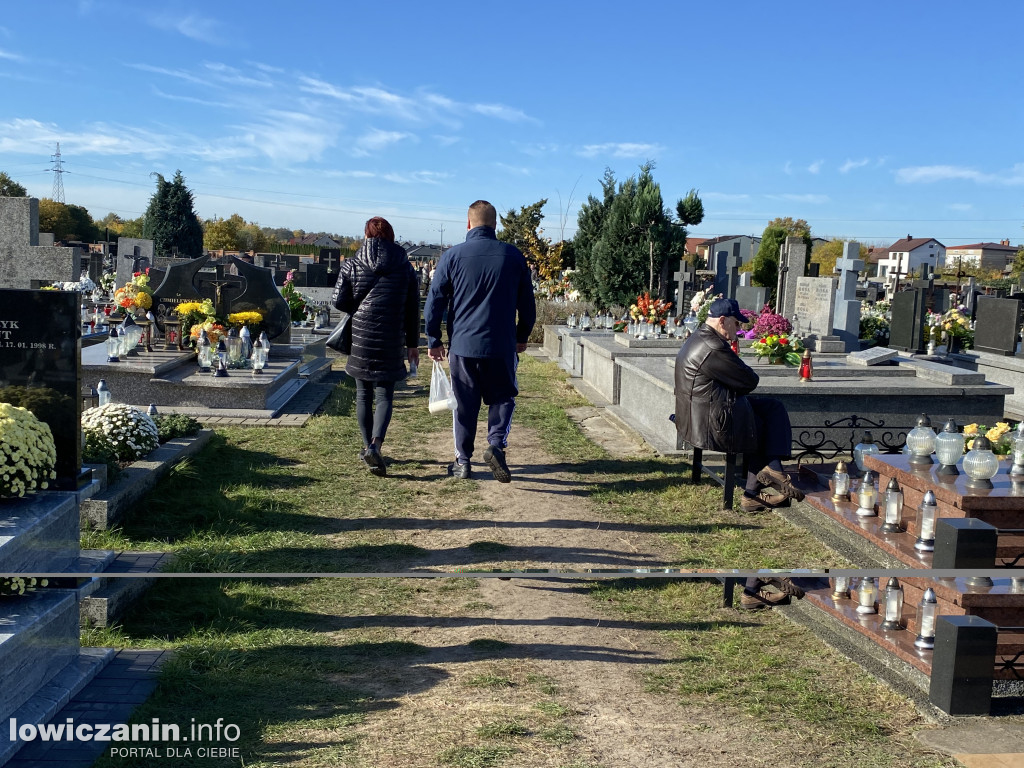 Dzień Zaduszny na łowickich cmentarzach