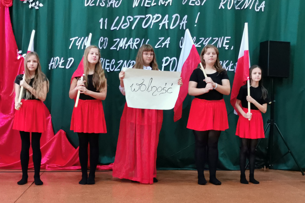 Uroczystości patriotyczne w Popowie Głowieńskim