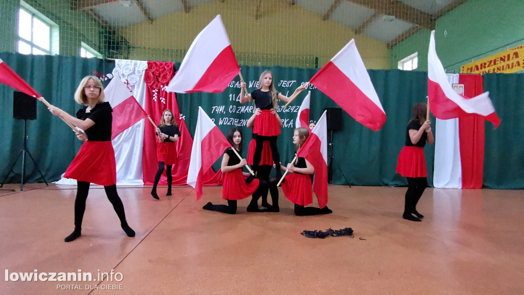 Uroczystości patriotyczne w Popowie Głowieńskim