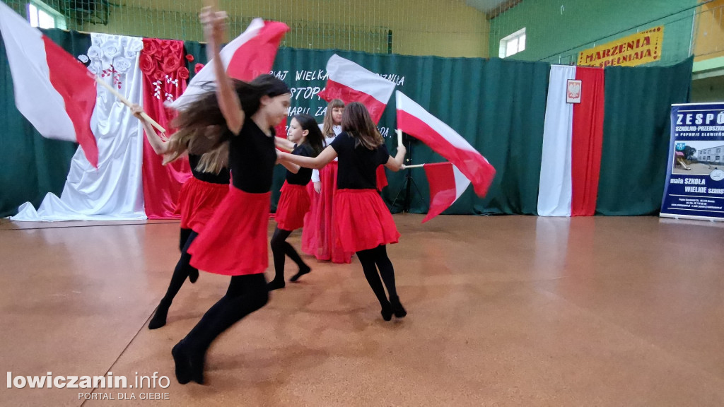 Uroczystości patriotyczne w Popowie Głowieńskim