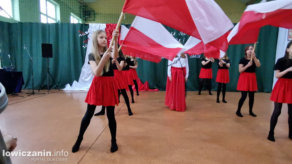 Uroczystości patriotyczne w Popowie Głowieńskim