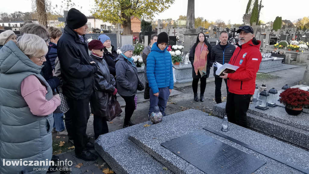 Spacer z przewodnikiem po cmentarzu katedtalnym