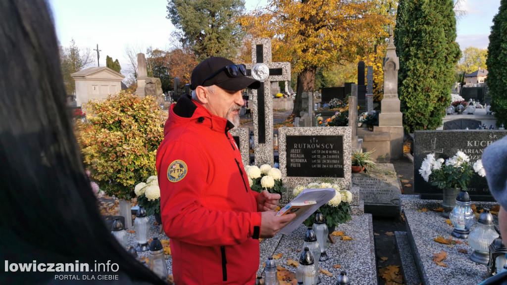 Spacer z przewodnikiem po cmentarzu katedtalnym