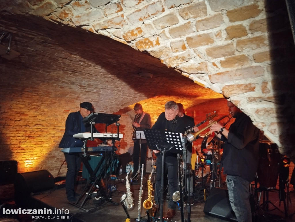 Koncert poświęcony M. Davisowi w łowickim muzeum