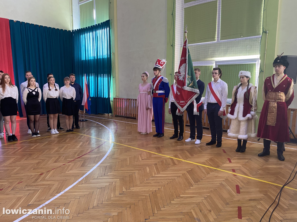 Narodowe Święto Niepodległości w szkole na Blichu