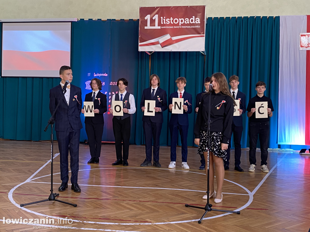 Narodowe Święto Niepodległości w szkole na Blichu