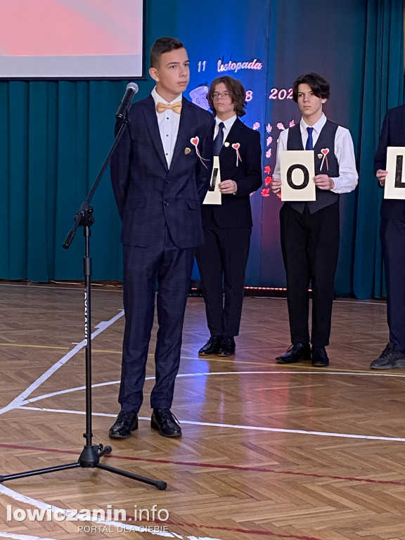 Narodowe Święto Niepodległości w szkole na Blichu