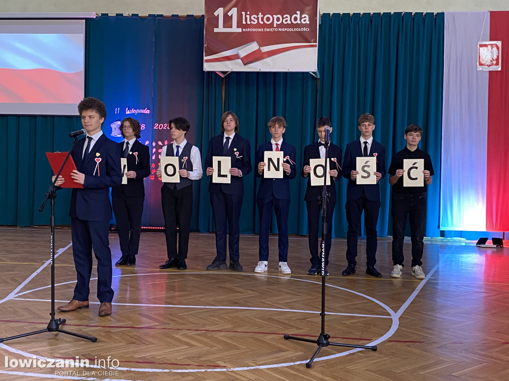 Narodowe Święto Niepodległości w szkole na Blichu