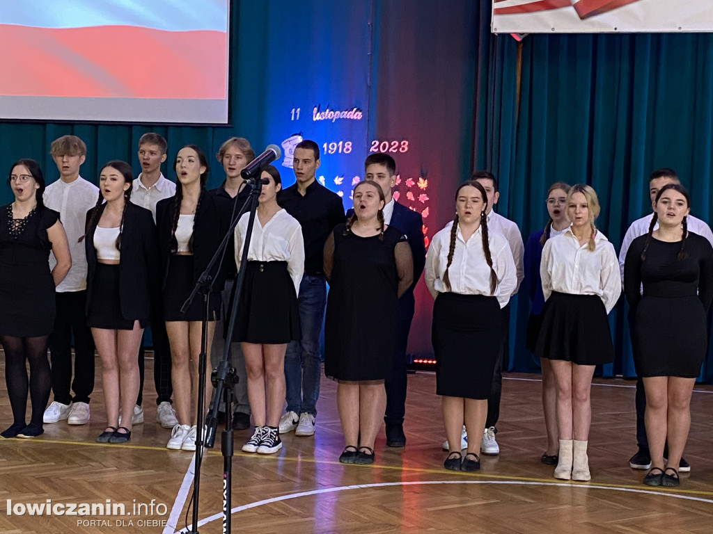 Narodowe Święto Niepodległości w szkole na Blichu