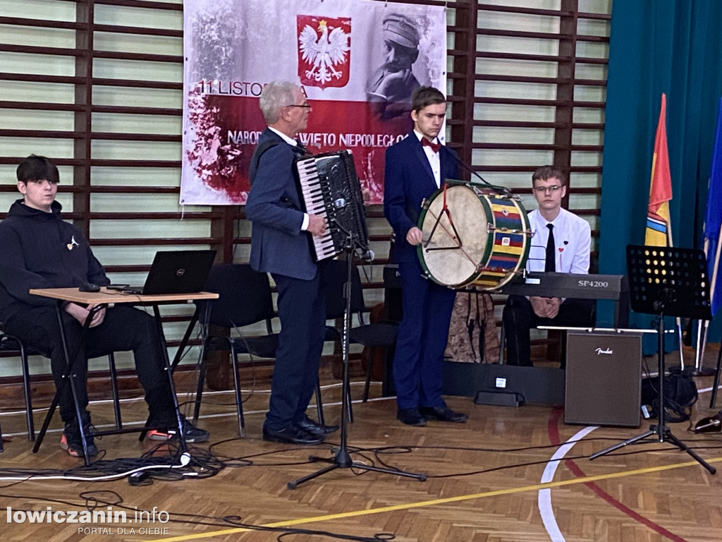 Narodowe Święto Niepodległości w szkole na Blichu