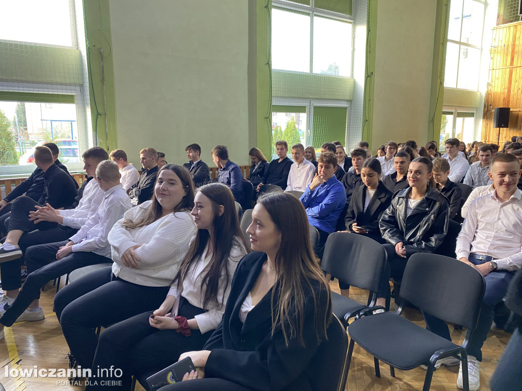 Narodowe Święto Niepodległości w szkole na Blichu