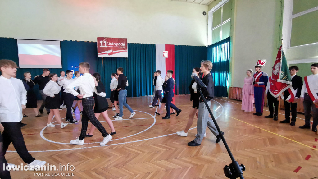 Narodowe Święto Niepodległości w szkole na Blichu