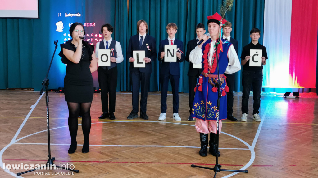 Narodowe Święto Niepodległości w szkole na Blichu