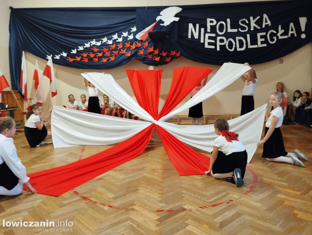 Akademia z okazji Dnia Niepodległości w SP 1