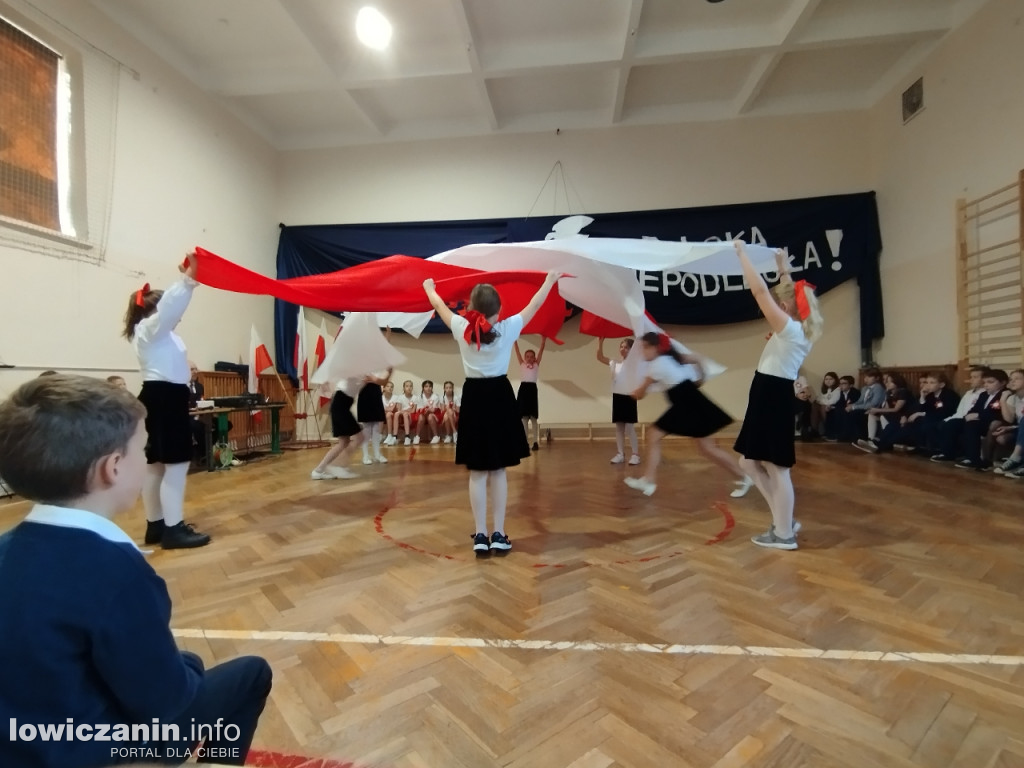 Akademia z okazji Dnia Niepodległości w SP 1