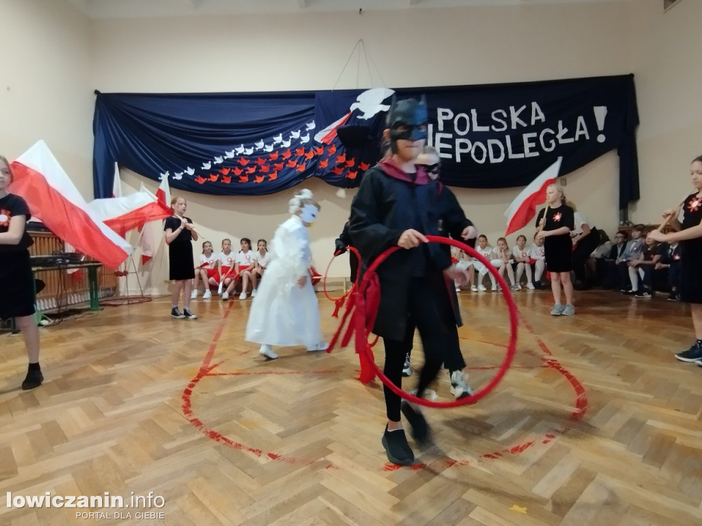 Akademia z okazji Dnia Niepodległości w SP 1