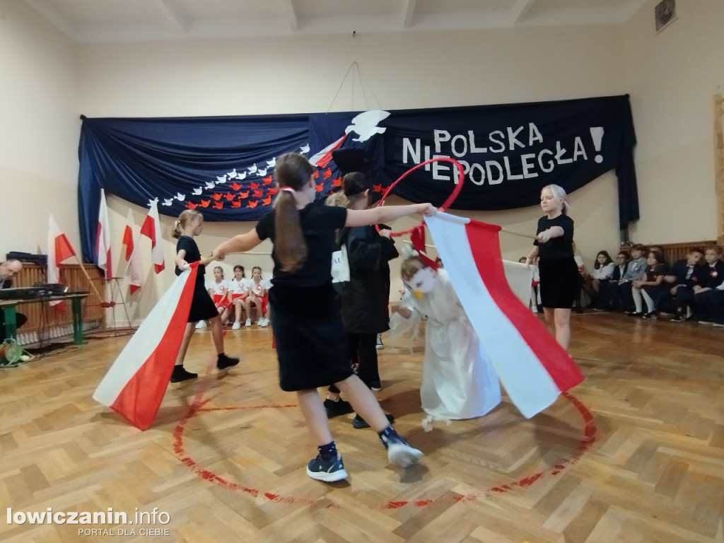 Akademia z okazji Dnia Niepodległości w SP 1
