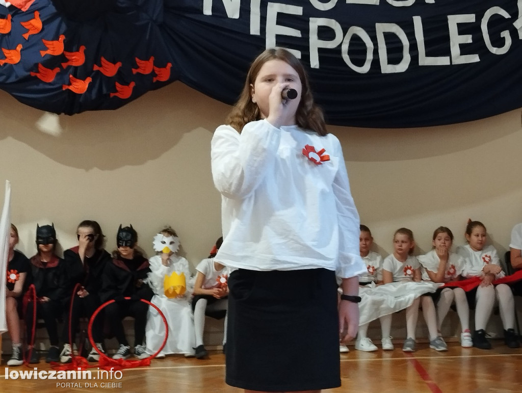 Akademia z okazji Dnia Niepodległości w SP 1