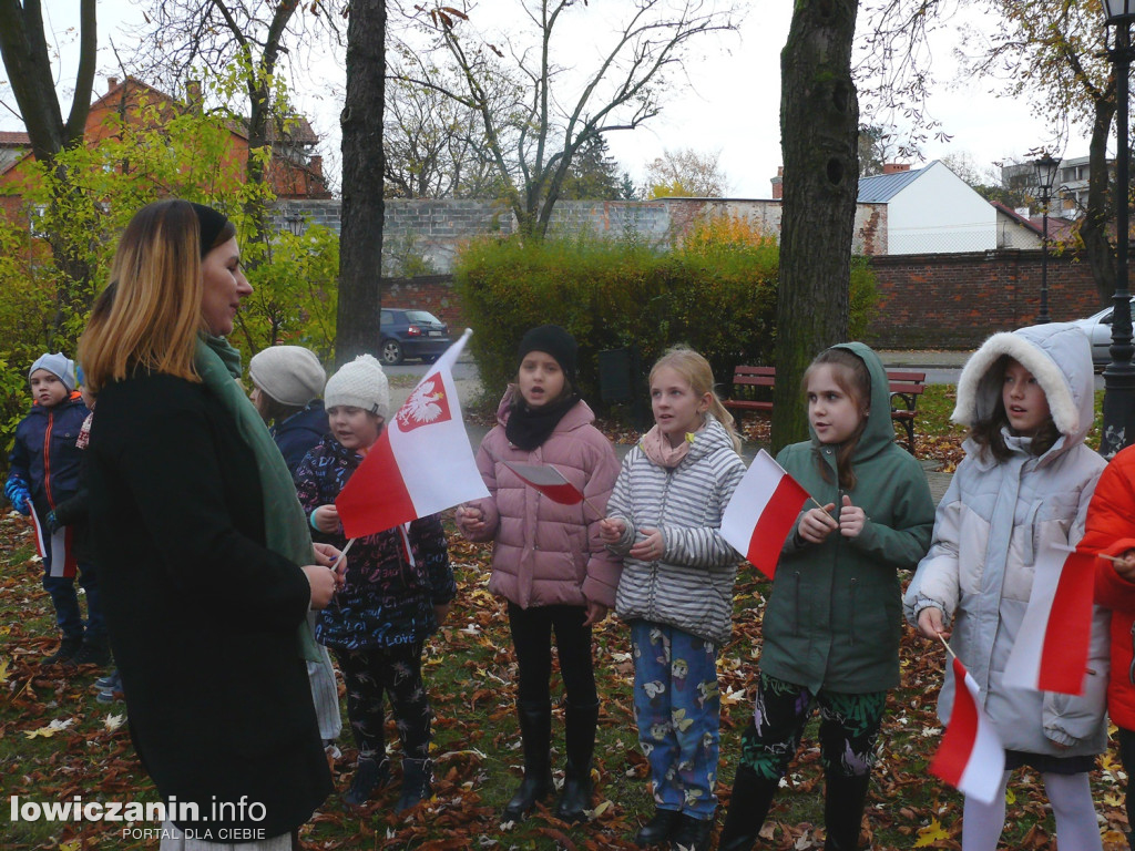 Patriotyczny przemarsz ulicami Łowicza