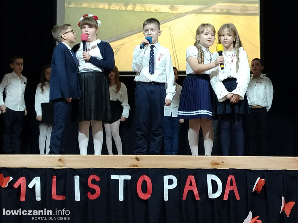 Akademia z okazji 11 listopada w szkole w Popowie